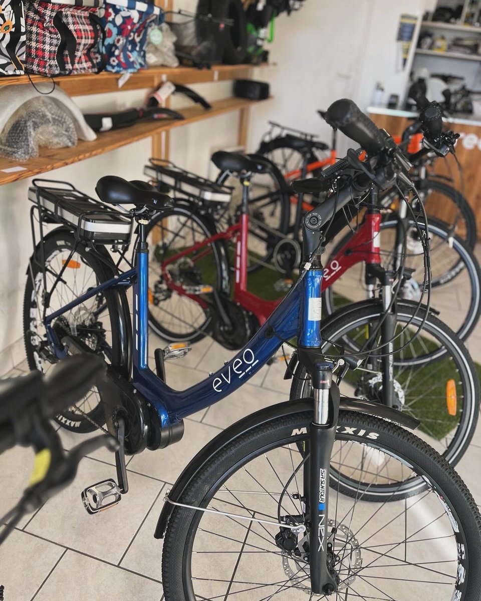 CycleLiberty's tweet photo. Cette semaine seulement 
La gamme EVEO mise en avant chez OVERWATT le mans. 
Venez choisir votre vélo et repartez avec un cadeau d’une valeur pouvant atteindre 500€ !!
#eveobikes #veloelectrique #lemans24 #promotion #mobilité #mobilitedouce #mobiliteelectrique #mobilitedurable https://t.co/5MChxJOWAU
