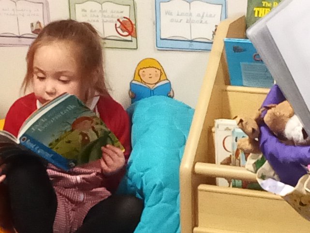 GCPFS2's tweet image. We are learning about Jack and the Beanstalk this week.  We have been retelling the story, sequencing story pictures and making our own creations from the story. @PrimaryGreat #gcpliteracy #gcpearlyyears