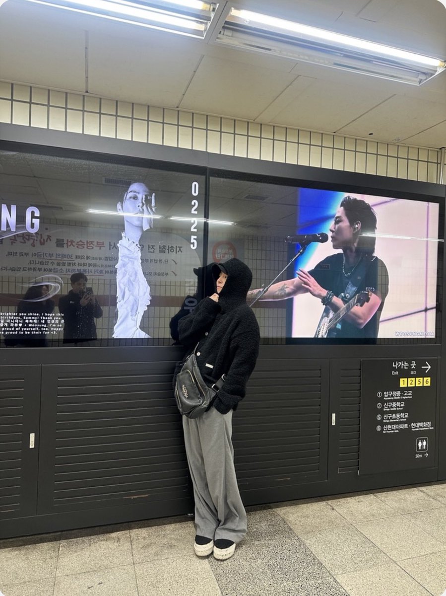 240227 The Rosarium 

“🖤”

#Woosung #더로즈 #TheRose