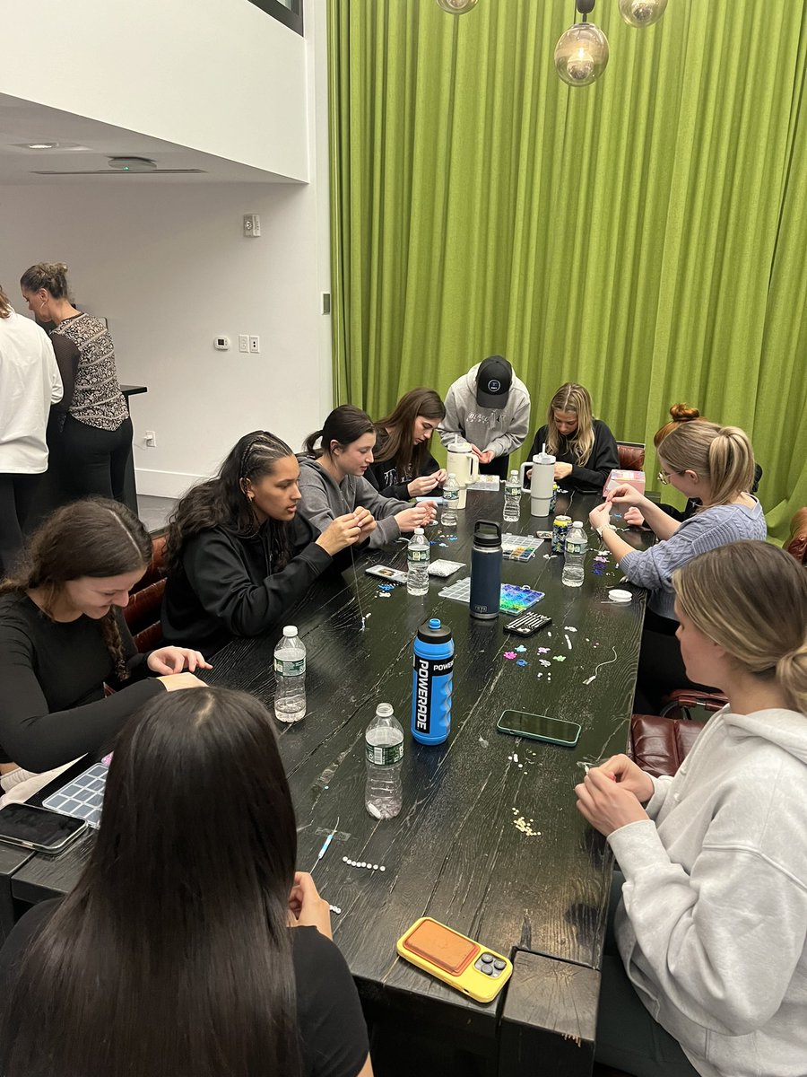 UMass Boston’s Women’s Lacrosse’s Inaugural season officially begins this Wednesday! 🥍💙 The ladies kicked off the week making bracelets that display their “Why” for being a part of the program. Wednesday u make history ladies!!! #LetsGo #UMassBeacons @UMassBoston @UMByac