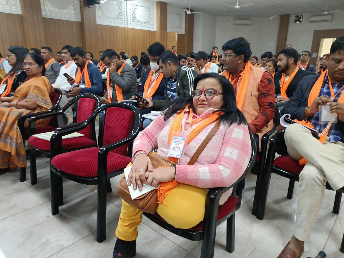 raina_bhardwaj's tweet photo. प्रदेश कार्यालय में आज BJP Rajasthan  प्रदेशाध्यक्ष श्री CP Joshi  जी ने नमो एप  विकसित भारत एंबेसडर महाअभियान की कार्यशाला को संबोधित किया,

कार्यशाला में  प्रदेश अध्यक्ष  जी और वरिष्ठ पदाधिकारीयों का मार्गदर्शन प्राप्त हुआ 
हमारा संकल्प विकसित भारत 

#नमो_एप_कार्यशाला
#Namo_App https://t.co/a6FArIsqOf