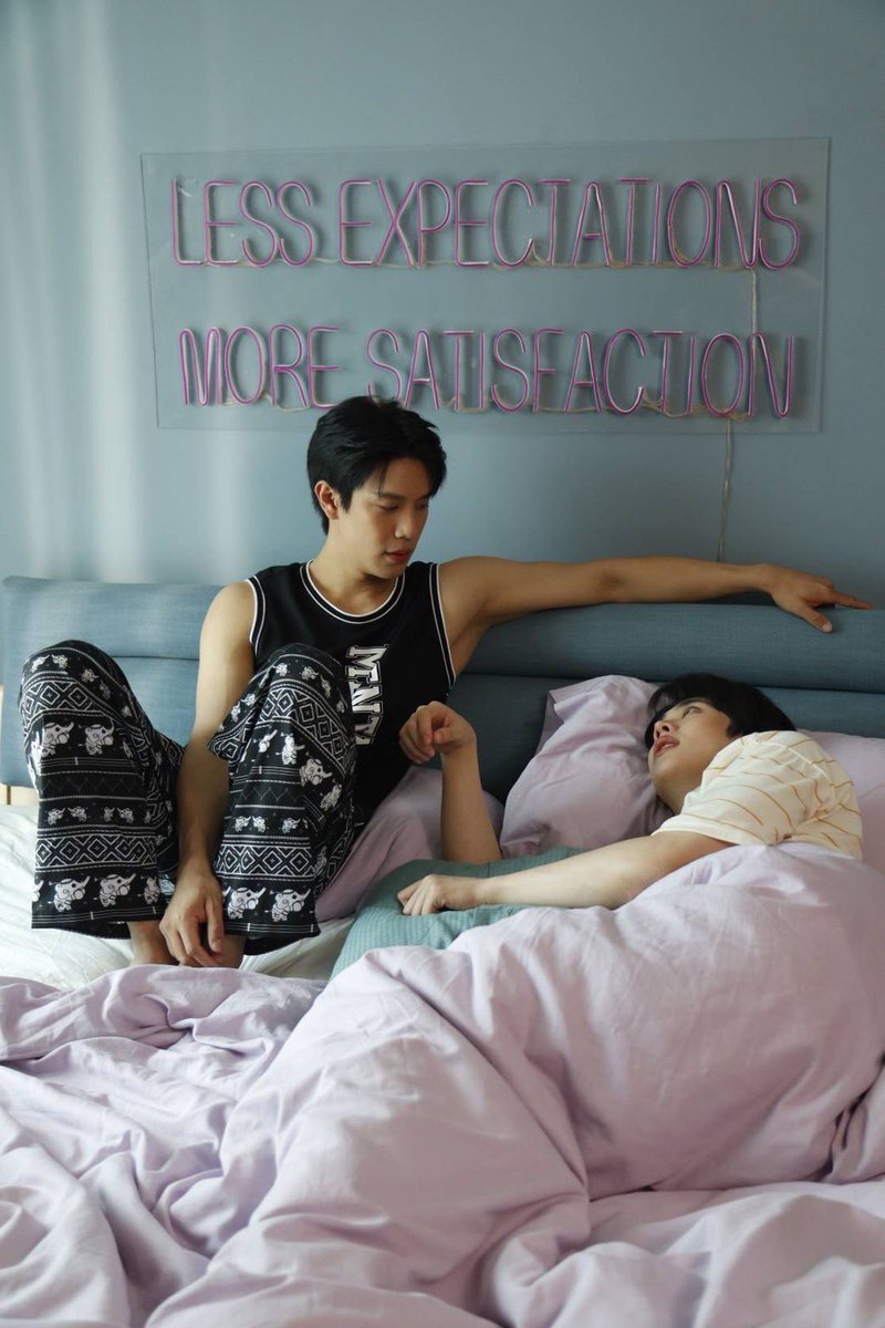 WandeeGooddayTH's tweet image. วันดี Q10 แล้วใครจะมีวาสนาตื่นนอนมาก็เจอพ่อยอยักษ์นั่งเฝ้าแบบหมอวันดีเค้าล่ะะะ นอยว่ะ 🫠

#WandeeGoodday
#GMMTV