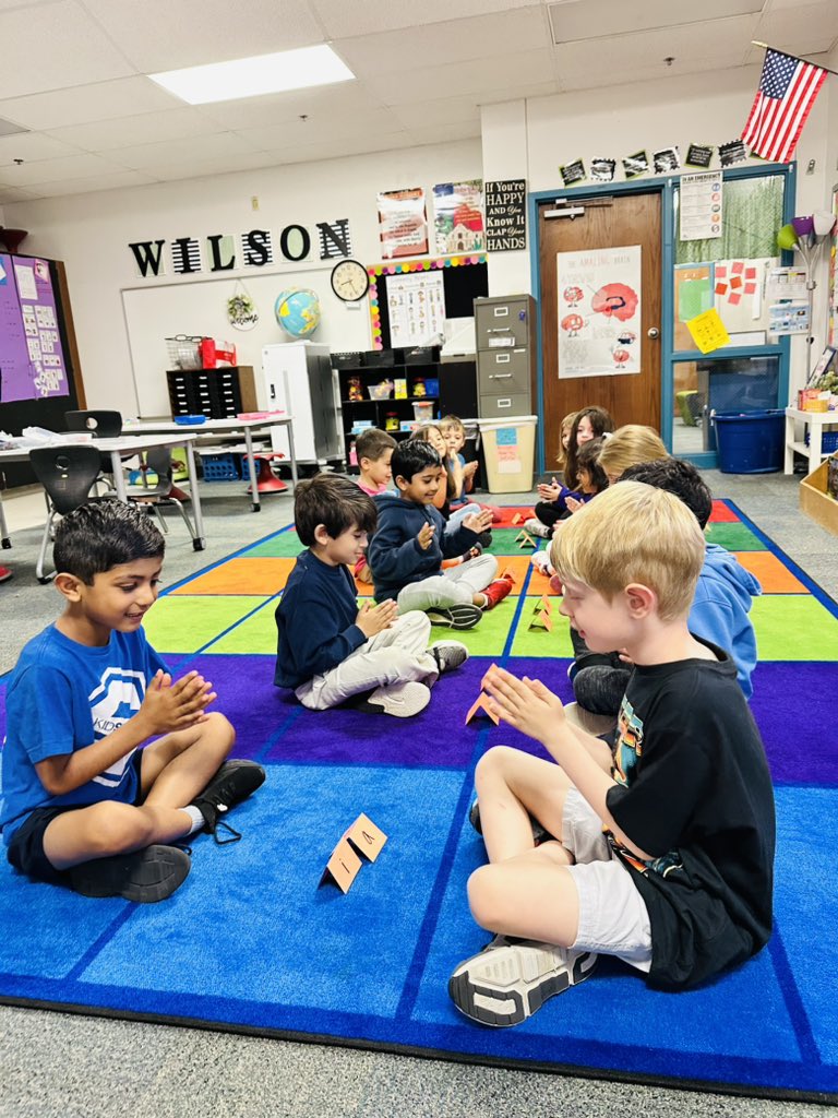 The kids LOVE playing Boom, Clap, Snatch to practice distinguishing between vowel sounds in CVC words. 🤓#wilsonway