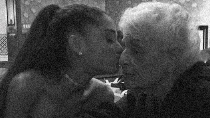 arianasoftIy's tweet photo. feat. nonna 🤍 https://t.co/9fjErvsAk4