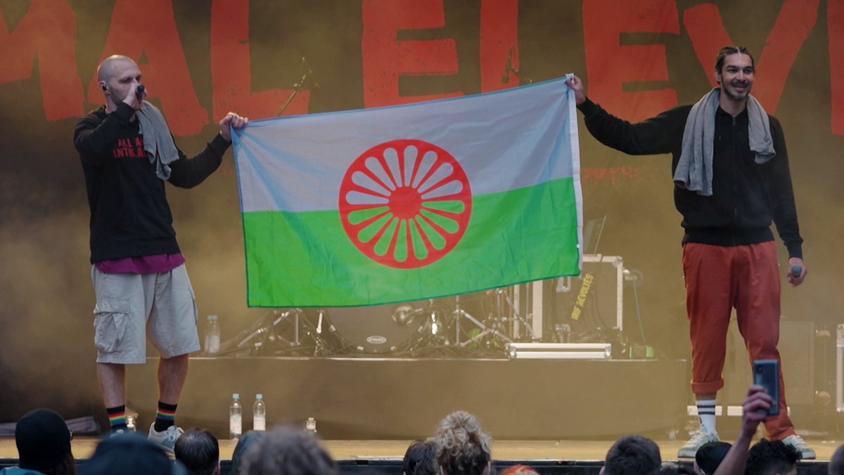 Unsere neue BR PUZZLE-Folge:
Seit Jahrhunderten leben #Sinti und #Roma in #Deutschland - und sind doch bis heute starker Diskriminierung ausgesetzt. Viele verheimlichen ihre Zugehörigkeit zur Sinti-Roma-Minderheit - aus Angst vor Stigmatisierung. 
klick > tinyurl.com/29ww2t8x