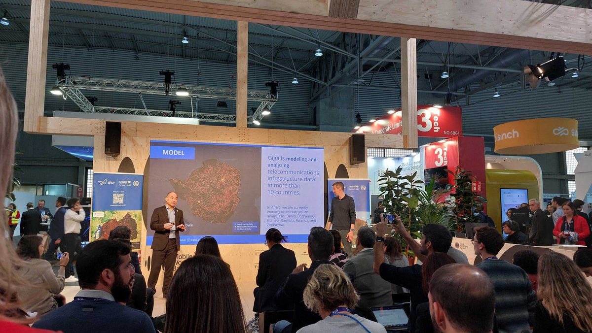 i2CAT's tweet photo. 📢 Avui l'equip de Digital Society Technologies s'ha trobat en el #MWC24 amb #FDSUT (Fonds de Développement du Service Universel des Télécommunications) per continuar la feina conjunta del projecte Living Lab Senegal.
🔎 També s'ha presentat a l'estand de la @MWCapital el projecte @Gigaglobal d'@UNICEF, i #i2CAT treballa directament amb la #FDSUT i Unicef al Senegal per aquest projecte.
💡 @cooperaciocat i la Direcció General de Societat Digital del @govern van demanar a #i2CAT que organitzessin la jornada que tindrà lloc aquest divendres a Barcelona: el #GIGADay!
ℹ️ https://t.co/sQqiEEljdE
@ITUSecGen @KittyvdHeijden @chrisfabian @ITU