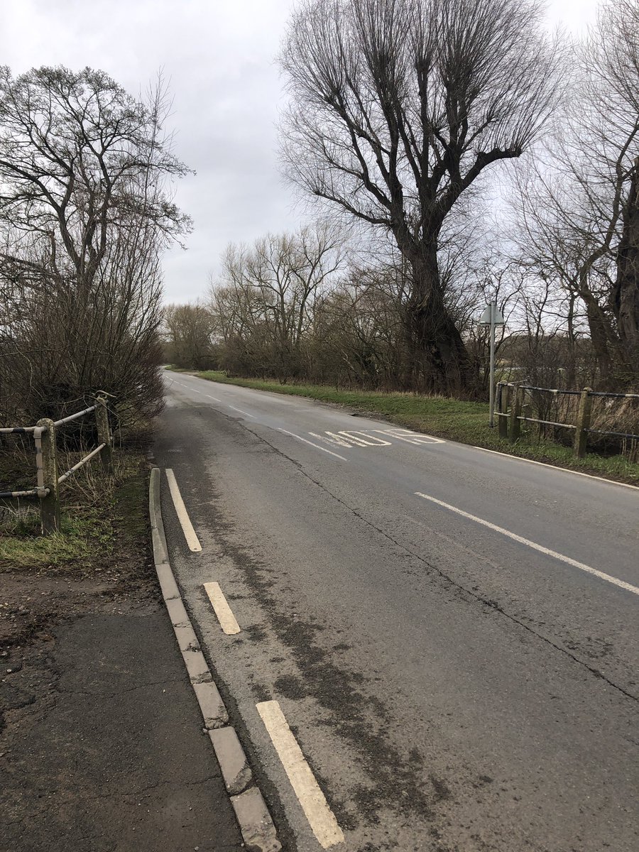 BarrowuSoarVill's tweet photo. A very rare sighting indeed
Slash Lane is currently clear 😮 🥳
Try not to let the surprise affect your driving 😁 #barrowuponsoar #floodfree #roads #travel #barrowonsoar #charnwood #leicestershire https://t.co/c7SCOplPGl