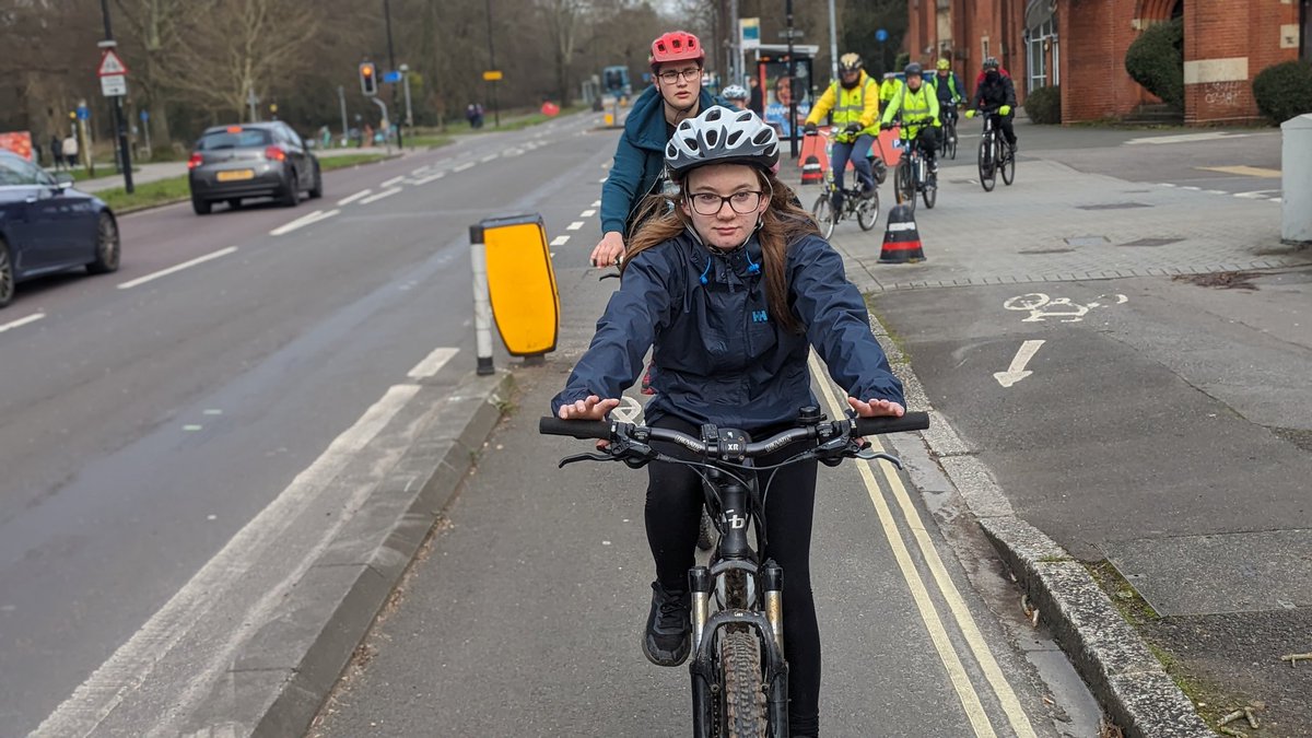 Such a nice day to get out on the bikes. We headed out on the Southampton Cycle Network using many quiet and traffic free routes to travel 12 miles around the city without going on a main road. Check out @MyJourneyHants myjourneysouthampton.com/cycle/get-cycl… for more info on these routes