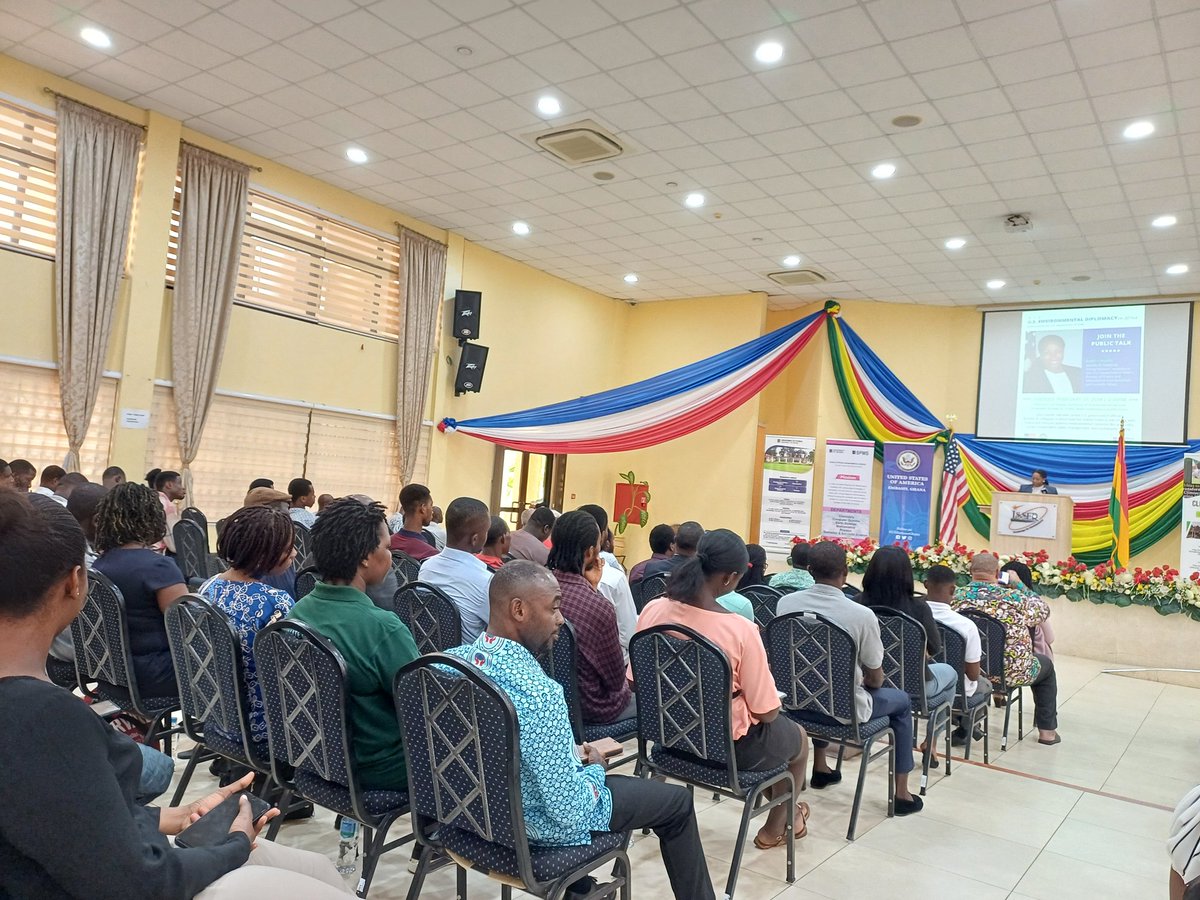 When it comes to #AirQuality, data is power - @SciDiplomacyUSA Asst Sec Littlejohn at a public talk @UnivofGh. This is why United States is actively supporting work on this in Ghana and Africa #AFHubPress .@USEmbassyGhana .@AfricaMediaHub .@StateDept @VOAAfrica