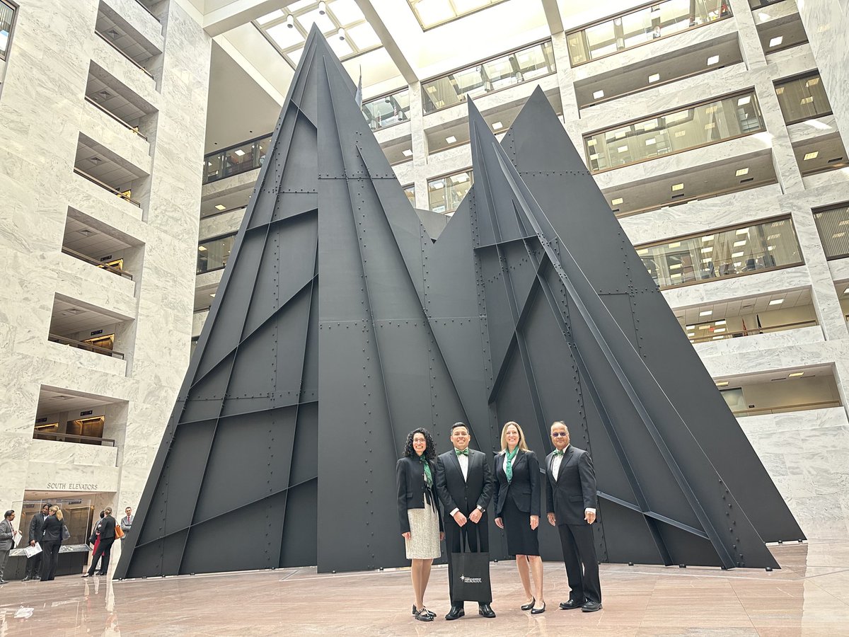 Illinois delegates to Neurology on the Hill arrive at the Hart building for our meetings with ⁦@SenDuckworth⁩ and ⁦@SenatorDurbin⁩ to discuss support for research and making sure our patients can safely access treatment! #NOH24 ⁦@AANmember⁩ #aanadvocay