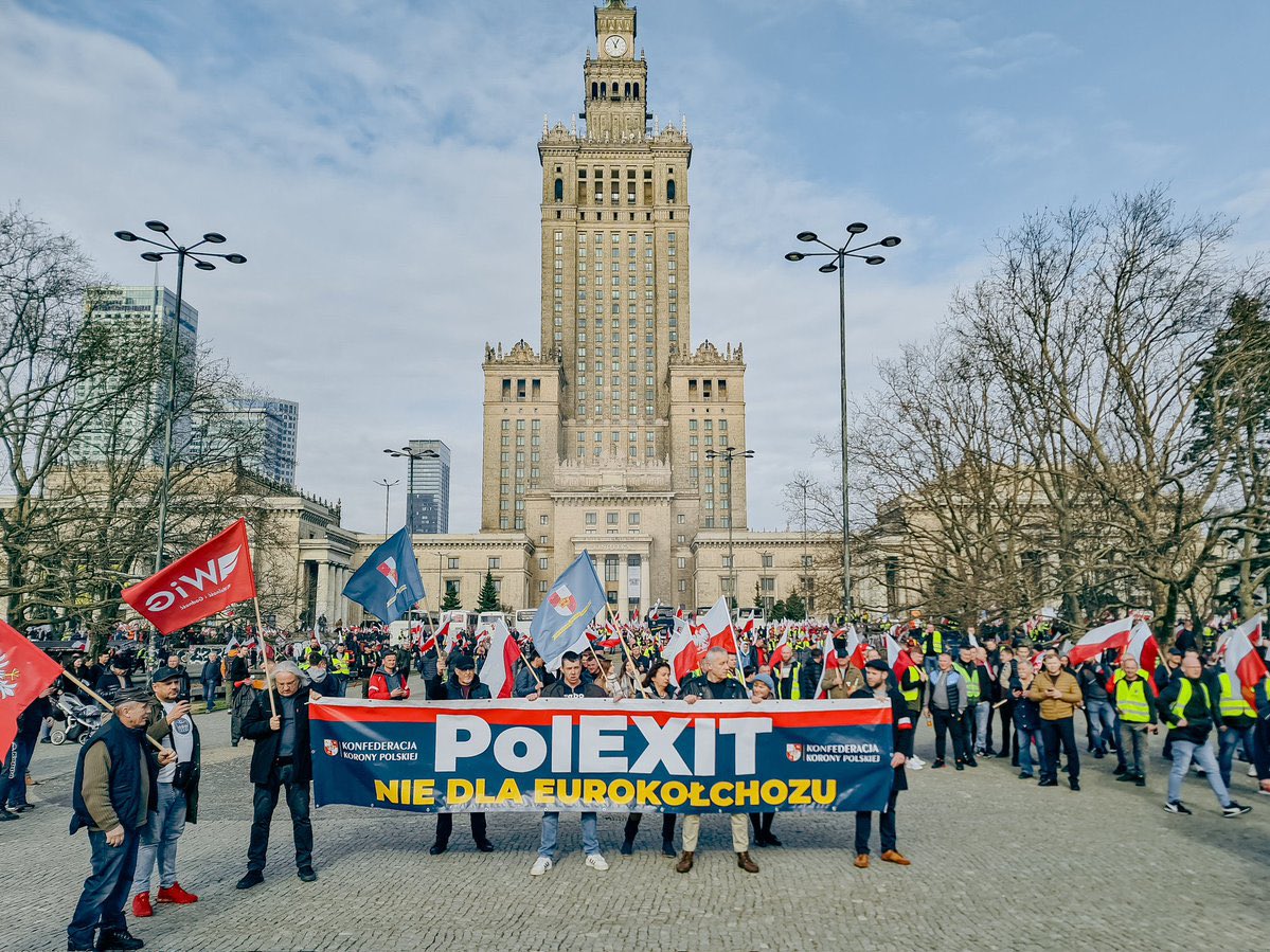 MikolajPisarski's tweet image. Rolnictwo w 2023 rok:
- 3,67 mld € płatności bezpośrednich
- 38 mld € sprzedaży do krajów UE

Sektor od dołączenia do UE:
- ponad 6x wzrost eksportu
- ponad 10x wzrost +salda obrotów handlowych
- 74 mld € w ramach WPR

Postulat na proteście: PolExit. Co za 🤡 xD