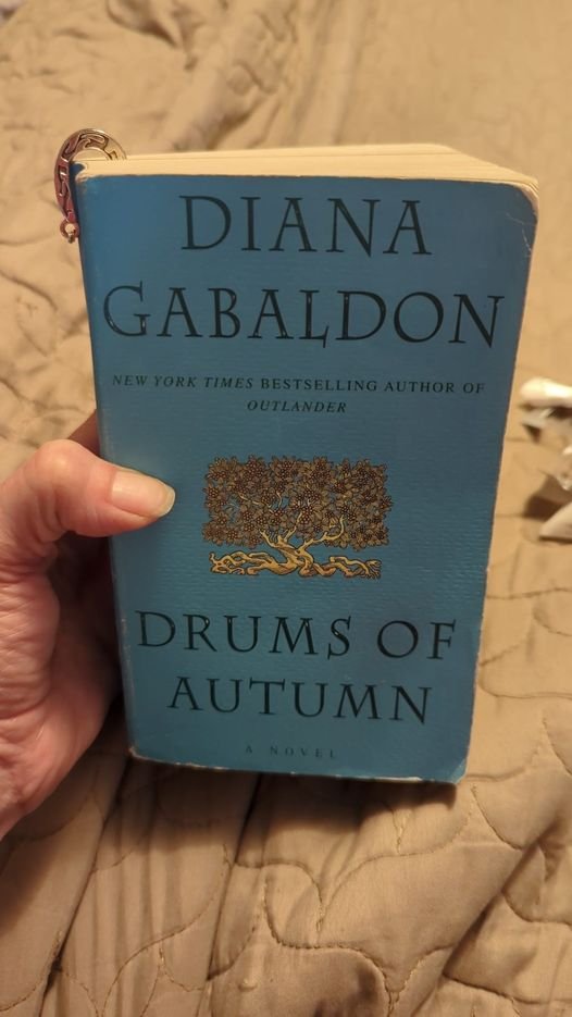 Outlanderdicted's tweet photo. If you have not read the book series you really should, they are phenomenal!! I'm towards the end of book 4 and I just can't get enough!! #Outlander #outlanderobsessed https://t.co/yJhqxsHjMw