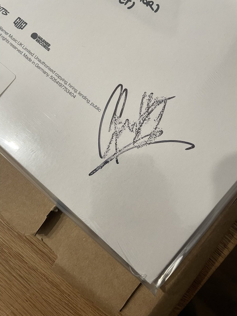 Josh_Addy's tweet photo. @THEREALGHETTS @warnermusic got sent a vinyl with a smudge signature, now been told that they’re sold out and I can’t get another. Anything you can do? https://t.co/IhuVSHQgEC