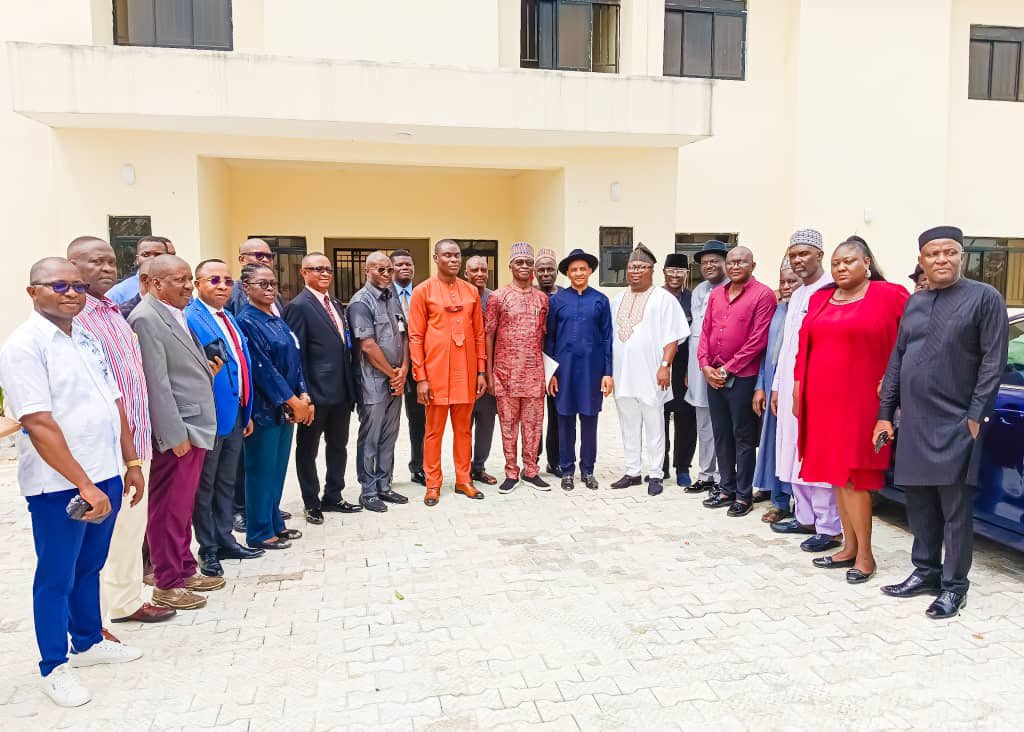 Earlier today, I was at the University of Port Harcourt, Rivers state to officially handover a newly constructed Marine Training institute for the University. These are parts of the NIMASA efforts under my watch to explore at maximum the Marine and Blue Economy in Nigeria.