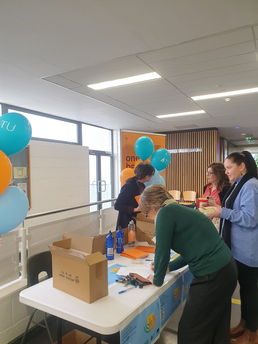 ellenmccabe's tweet image. Link up with LinkedIn Learning! Fantastic LinkedIn events on the #ATU campus today for #ntutorrweek. @linked