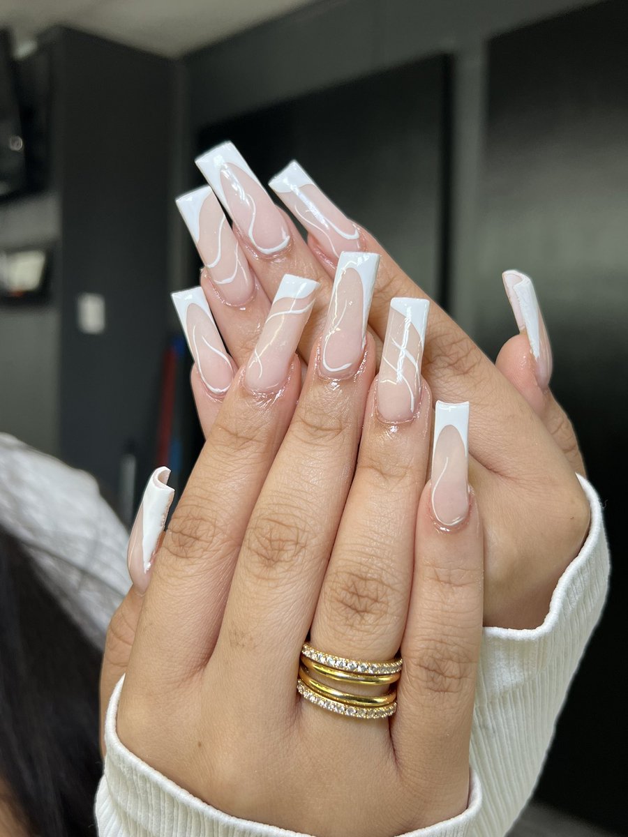 Stylist : Lontrese Book your nail services @ snobpalace