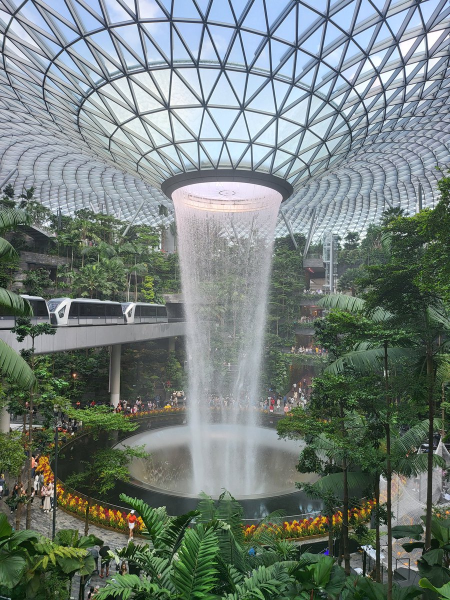 wingthequick's tweet image. Singapore is a blast so far. Food is fantastic