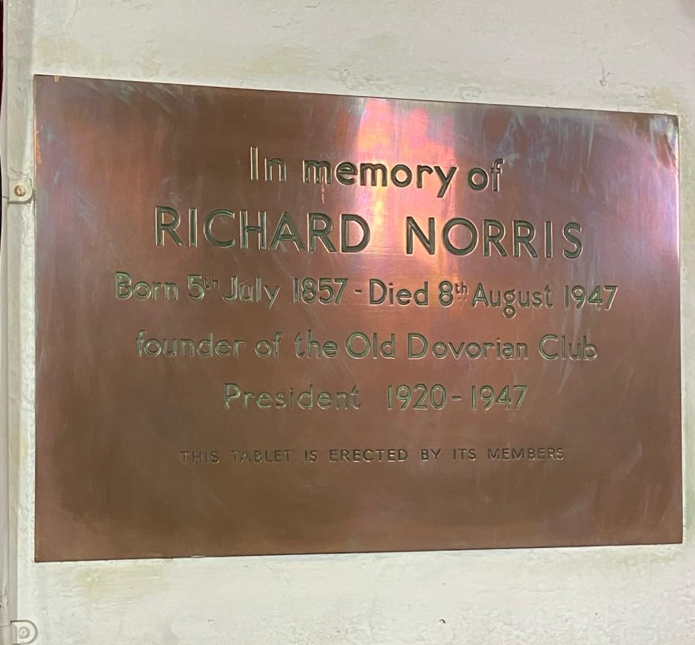 OldDovorians's tweet photo. This morning the #olddovorianclub President, visited Dover College, he was shown the School Archives situated in the Gate House, & the Chapel, when in the Chapel found a plaque dedicated to the Founder of the #ODClub Richard Norris, he was President from 1920 - 47
#olddovorians https://t.co/WJHiZhuH7q
