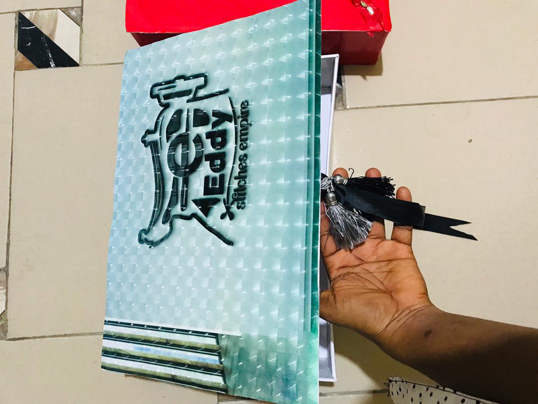 Becky_Edet7's tweet photo. We make unique packaging boxes. 

Both plain and customized boxes🥰 https://t.co/35craW0mDk