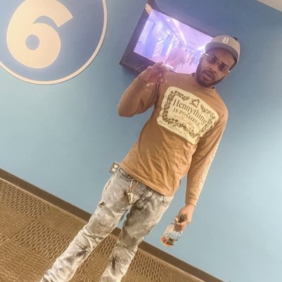 8InchTrunk tweet media