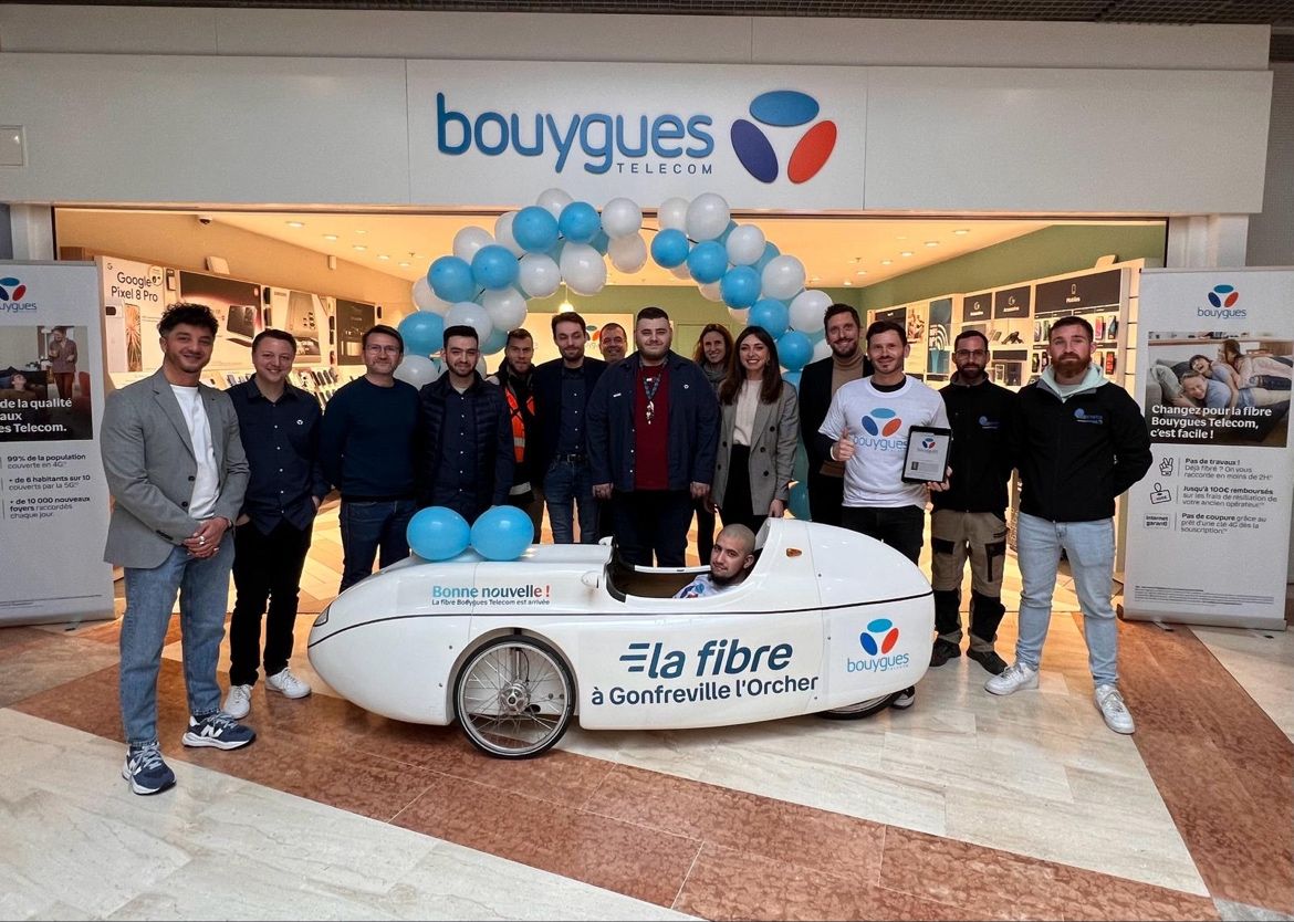 AxioneOfficiel's tweet photo. Bienvenue à Bouygues Telecom sur notre plaque historique de Gonfreville-l'Orcher. 🎉

Retour en images sur une journée dans la boutique Bouygues Telecom de Gonfreville-l'Orcher célébrant leur arrivée sur le Réseau d’Initiative Publique de #GOTelecom. https://t.co/31HUMFsNht