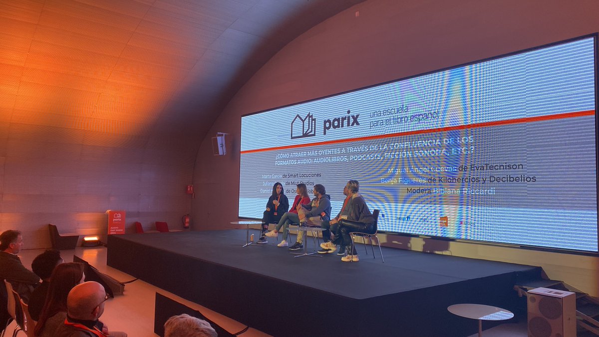 fundacionGSR's tweet photo. ¿De qué manera pueden trabajar entre sí los diferentes formatos para producir mayor contenido? 🎧🎙️
@BibiRicciardi conversa con Juliana Rueda de @MiutBooks , @Marta_GG de #SmartLocuciones, @DaniHigueras de @OsmosG y @benjafigueres de @estudio_khzdb.
#AudioDayPARIX #Digital #Audio