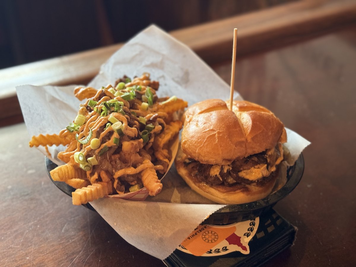 Lucky's Last Chance tweet media