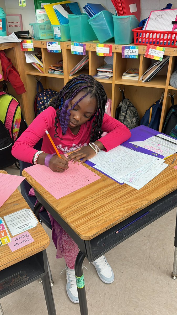 LANschools's tweet image. We visited Ms. Branch’s class to walk through morning routines and check out ECR processes. Students transition through activities seamlessly and Ms. Branch has built a strong, positive classroom culture!

#leadershipacademynetwork #teachwithLAN #allinwithLAN #fwisd