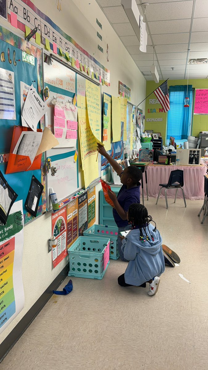 LANschools's tweet image. We visited Ms. Branch’s class to walk through morning routines and check out ECR processes. Students transition through activities seamlessly and Ms. Branch has built a strong, positive classroom culture!

#leadershipacademynetwork #teachwithLAN #allinwithLAN #fwisd