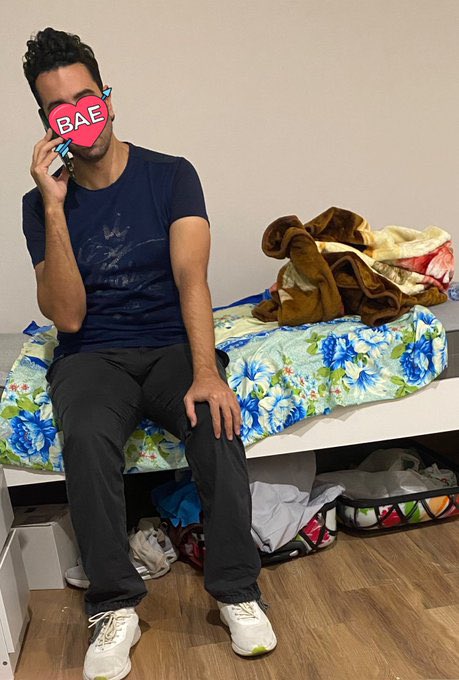 aryasena_bot's tweet photo. This french guy said he always have sex on the first date. Yowes aku manut https://t.co/A8h3Jbypv7