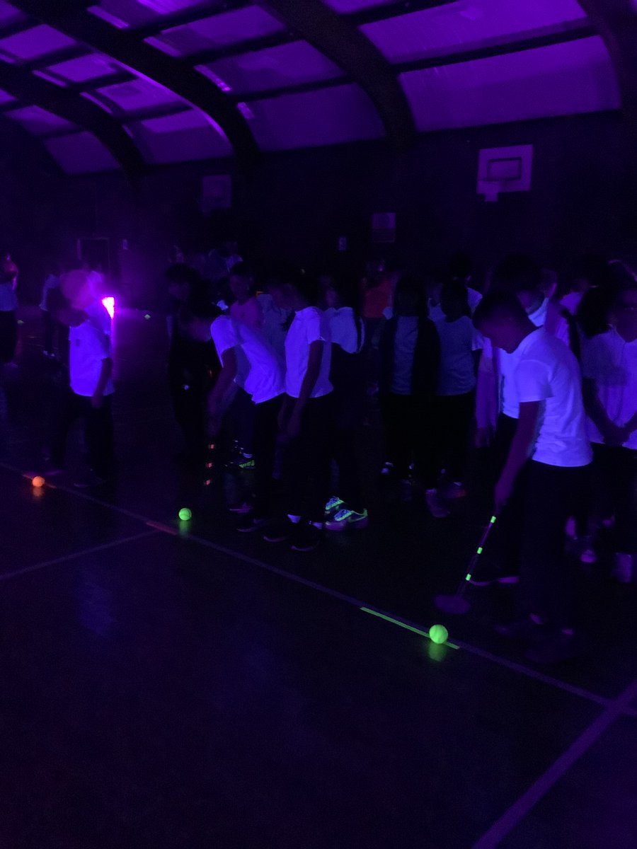 HMS Queen Elizabeth tweet media