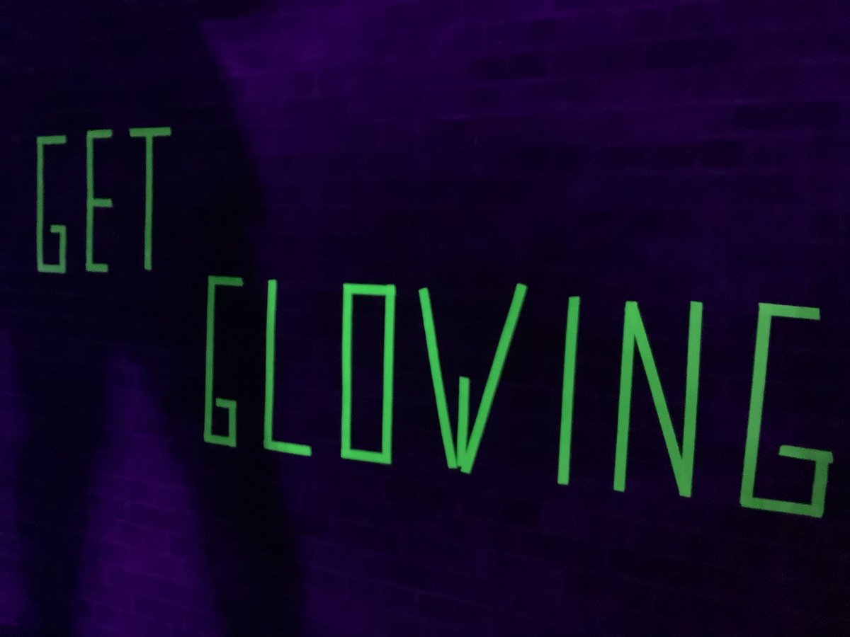 HMS Queen Elizabeth tweet media