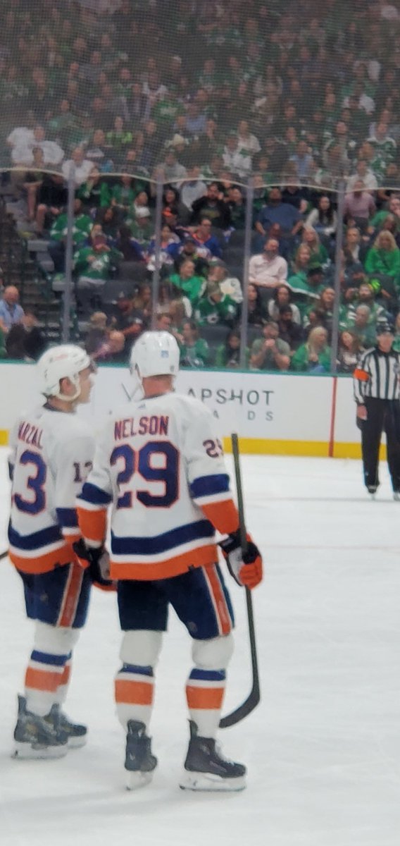eballs29's tweet photo. Good night in Dallas watching the #Isles getting a big W.... keep it going boys. https://t.co/VduOGe9i6R