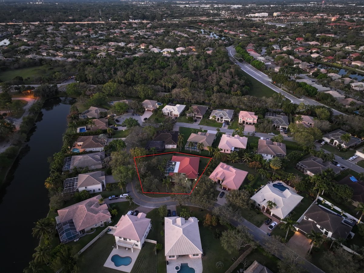 skyviewmotions's tweet photo. #realestatephotograhy #realestate #realestateagent #southflorida #djimavicpro https://t.co/ncRAG0VxUv