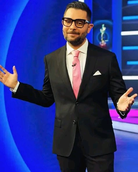 luiggysanchezzz's tweet image. Dale con todo mi Ricky!!!#ÁnimoRicky #RICKYESFAVORITO 💙💛💙💛 RECUPÉRATE MIJO!!! 🙏🏼🙏🏼🤗🤗🤗🤗