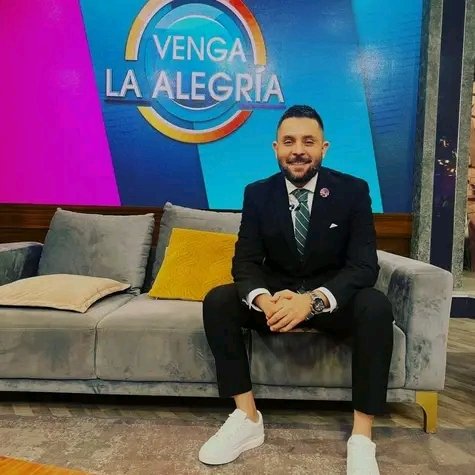 luiggysanchezzz's tweet image. Dale con todo mi Ricky!!!#ÁnimoRicky #RICKYESFAVORITO 💙💛💙💛 RECUPÉRATE MIJO!!! 🙏🏼🙏🏼🤗🤗🤗🤗