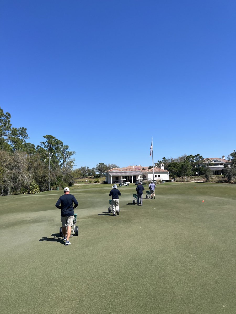 Walk fertilizing our 1 acre putting green requires some strategy ⁦<a href="/Concessiongolf/">The Concession</a>⁩ ⁦<a href="/LeviMows/">Levi 〽️</a>⁩