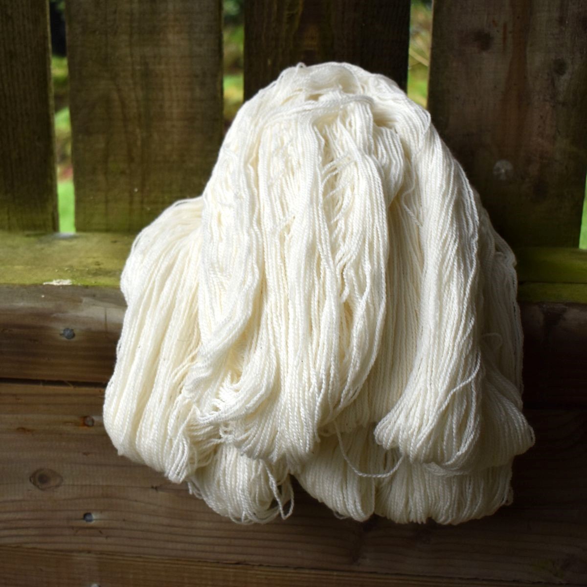 blackeryarns's tweet photo. This beautiful worsted Pure Merino wool has been created from our mill heritage stock and it's now available in 4-ply, DK and Aran weights as 1kg packs (10 skeins, 10 loose hanks, or 1kg on cone).
https://t.co/5Dqa86Nnvh
#merinoyarn #knitting #knitters #handdyeing #purewool https://t.co/gcA2rh8AYh