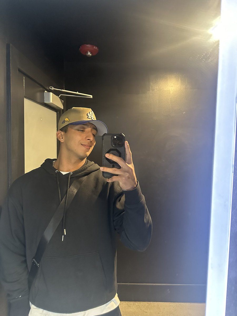 edu1226's tweet photo. Que xopa 🤟🏾 https://t.co/1hXCMBfXj1