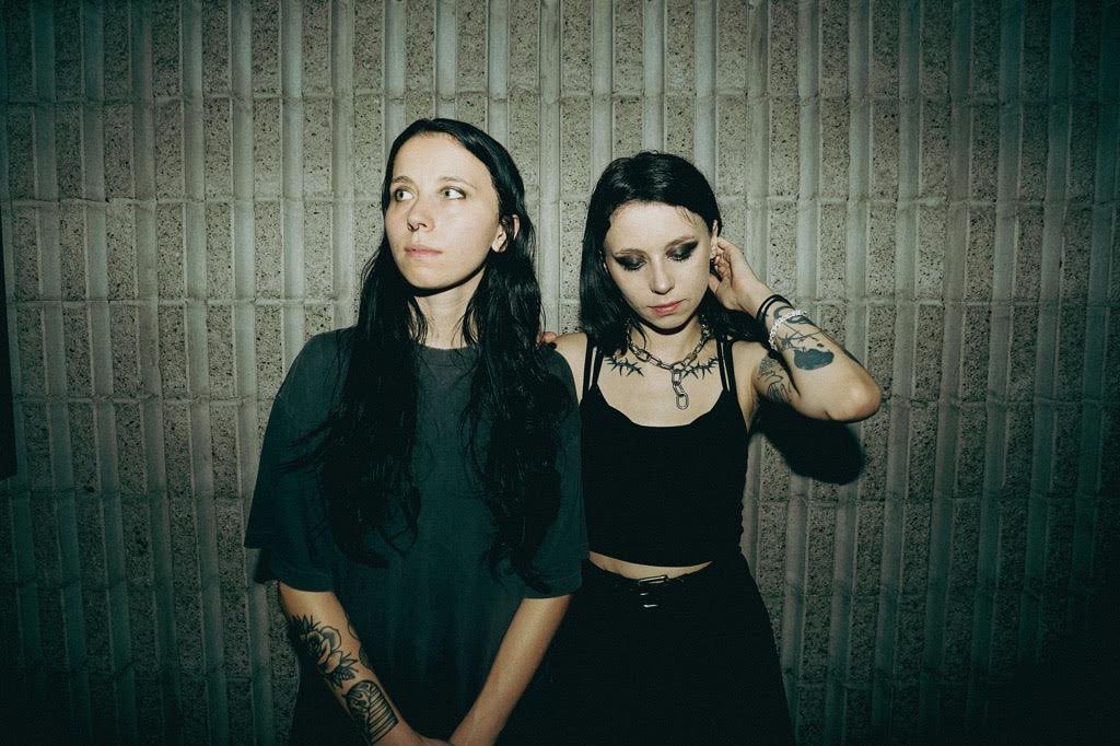 Sound of Pop are excited to announce the addition of JUNO nominated Canadian alt rockers Softcult to their Sync roster.

⁦<a href="/softcultband/">Softcult</a>⁩ is an alternative indie-rock duo comprised of twin siblings Mercedes Arn-Horn (She/Her) and Phoenix Arn-Horn (They/Them) 

🎸🎶🤟🏼