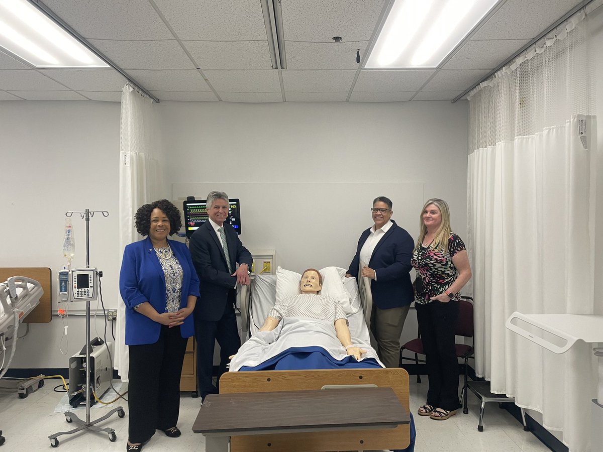 Thanks to Rep. Harris and Rep. Bush for taking the time to tour our Dover campus and see some of the innovative learning spaces we offer to help prepare students for their future careers. We very much appreciate your ongoing support of @delawaretech and our students. #dtccpride