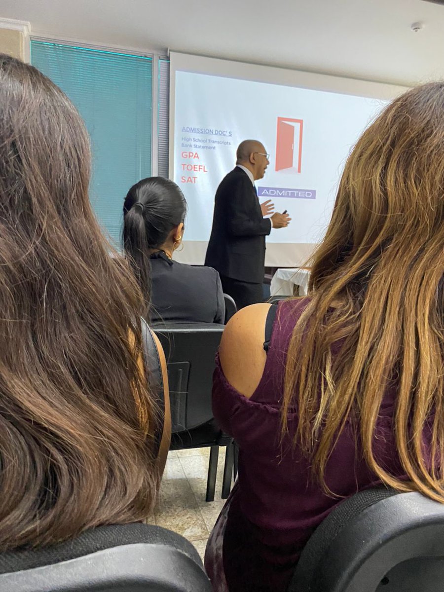 EdUSAVzla's tweet photo. Este año recibimos a @SantaFeCollege @UF @UFLELI en Venezuela; y muy especialmente en la Región Oriente. 

Definitivamente explorar opciones de estudios siempre será el primer paso #StudyWithUS https://t.co/Q6ah96G5kF