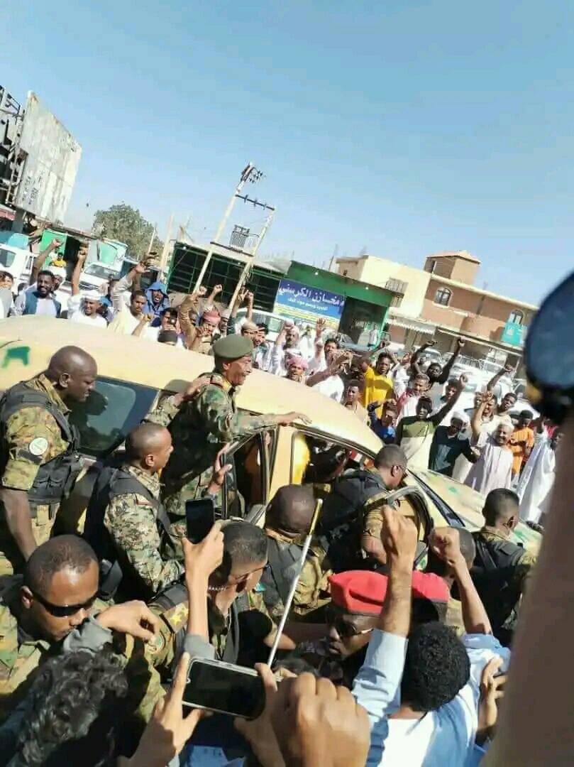 من قلب امدرمان البرهان يحي الشعب  ويزف البشريات
وتكبير وتهيل وفرح كبير 
الله اكبر 
التحيه للقائد العام سدد الله الرمي
مبروك النصر من الله والفتح قريب ان شاء الله