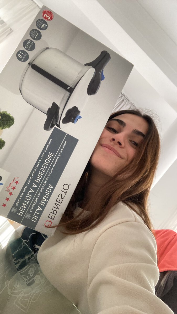 Define maruja: feliz porque me ha llegado la olla a presión