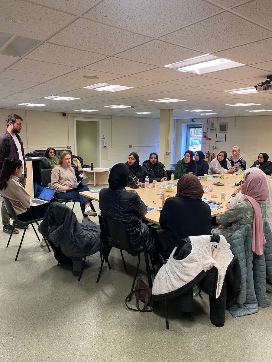 Secondly <a href="/WestOldhamTrust/">WestOldham_Trust</a> Chai we had the amazing team from <a href="/ABLHealth/">ABL Health</a> <a href="/YHOldham/">Your Health Oldham</a> <a href="/HealthInnovMcr/">Health Innovation Manchester</a> come in and discuss #Asthma #smoking #health #services etc. <a href="/HathershawC/">Hathershaw College</a>