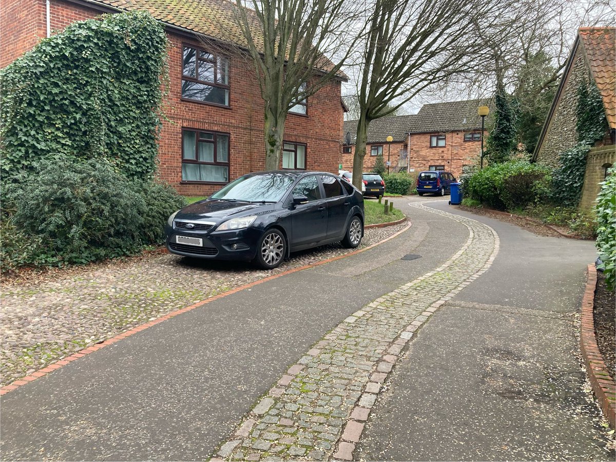 Back in the days when a road could be designed rather than just be compliant…
#landscape #housing #streets