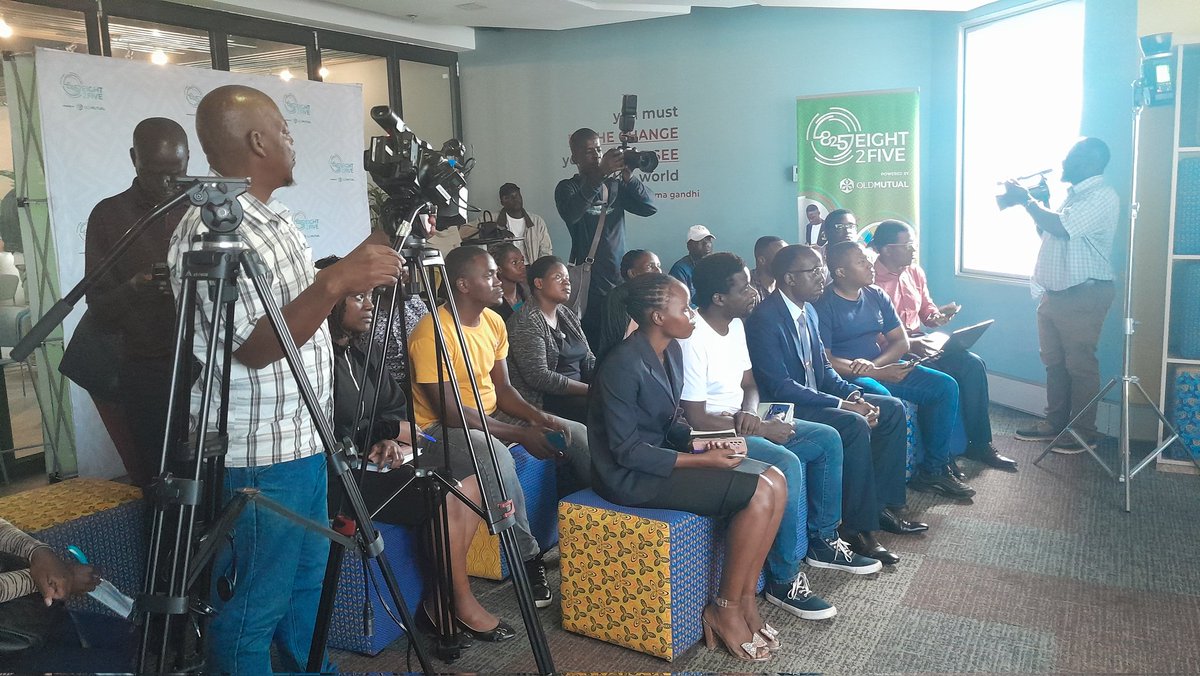 The Minister had a chat with some of the innovators at @eight2fivehub to find ways of collaboration in pushing Zimbabwe's skills revolution agenda @ProfPMavima @RudoChitiga @JustinMahlahla @StanleyKadzima @CMukungunugwa @KMutisi @GeoPomonaZW @CarlJoshuaNcube @justinechinz