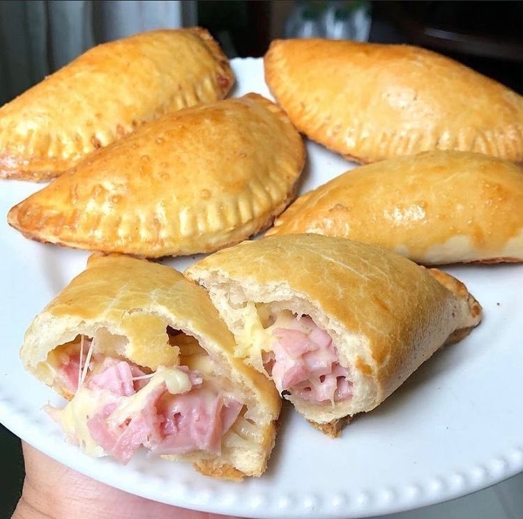 clubdelbajon's tweet photo. Me declaro fanático del jamón y queso https://t.co/1KapPPOUP6