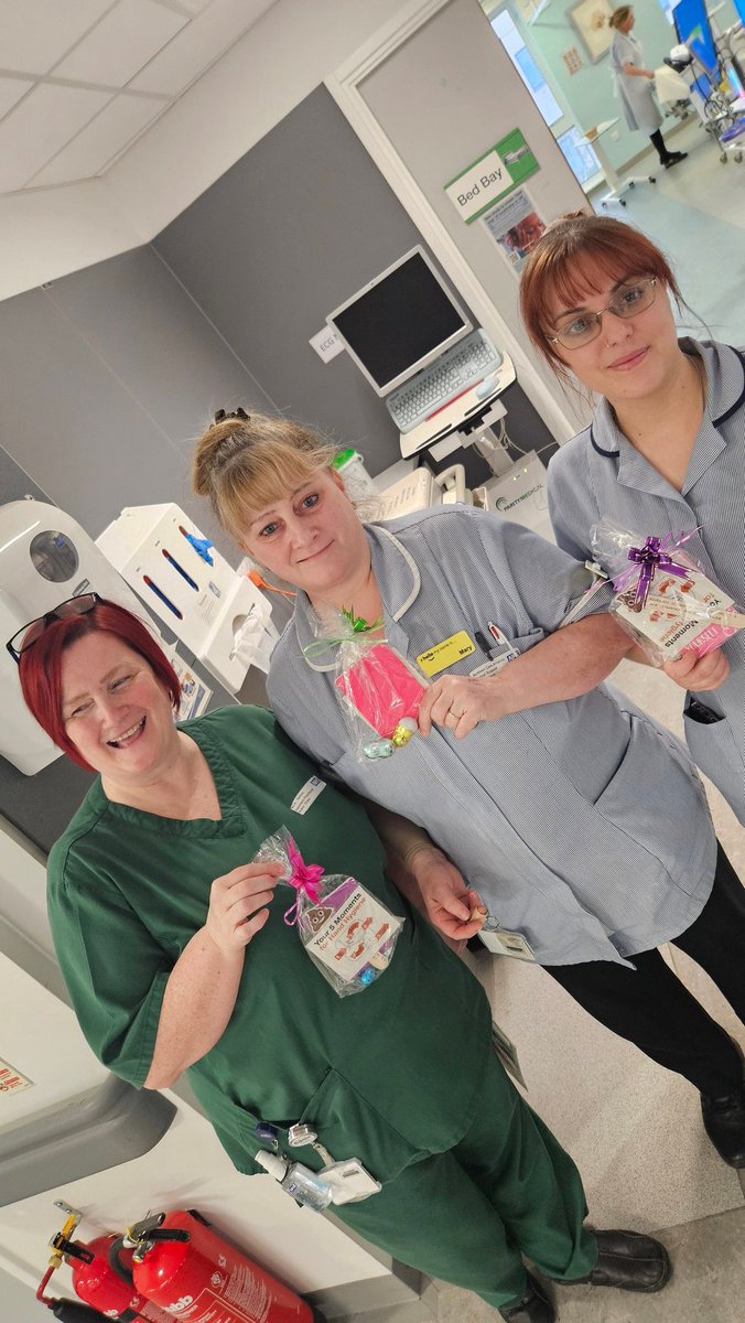 Sarah Morrow RN BSc ๐ (@s8r8h1) on Twitter photo Team Renal and Tertiary med are supporting IPC awareness week
๐ฆ ๐ชฃ๐งน๐งฝ๐ฆ
<a href="/SalfordRenal/">Salford Care Organisation Renal Department</a> <a href="/SalfordCO_NHS/">Salford Care Organisation</a> <a href="/NCAlliance_NHS/">Northern Care Alliance NHS Foundation Trust (NCA)</a> <a href="/TraceyMurphy123/">Tracey Murphy</a> <a href="/walsh10_tracey/">Tracey Walsh ๐๐</a> <a href="/davidwthorpe1/">David Thorpe</a> Yvonne Maria and Emma ๐ฌ fab staff engagement this afternoon more to come tomorrow ๐ฆ Team Renal and Tertiary med are supporting IPC awareness week
๐ฆ ๐ชฃ๐งน๐งฝ๐ฆ
<a href="/SalfordRenal/">Salford Care Organisation Renal Department</a> <a href="/SalfordCO_NHS/">Salford Care Organisation</a> <a href="/NCAlliance_NHS/">Northern Care Alliance NHS Foundation Trust (NCA)</a> <a href="/TraceyMurphy123/">Tracey Murphy</a> <a href="/walsh10_tracey/">Tracey Walsh ๐๐</a> <a href="/davidwthorpe1/">David Thorpe</a> Yvonne Maria and Emma ๐ฌ fab staff engagement this afternoon more to come tomorrow ๐ฆ