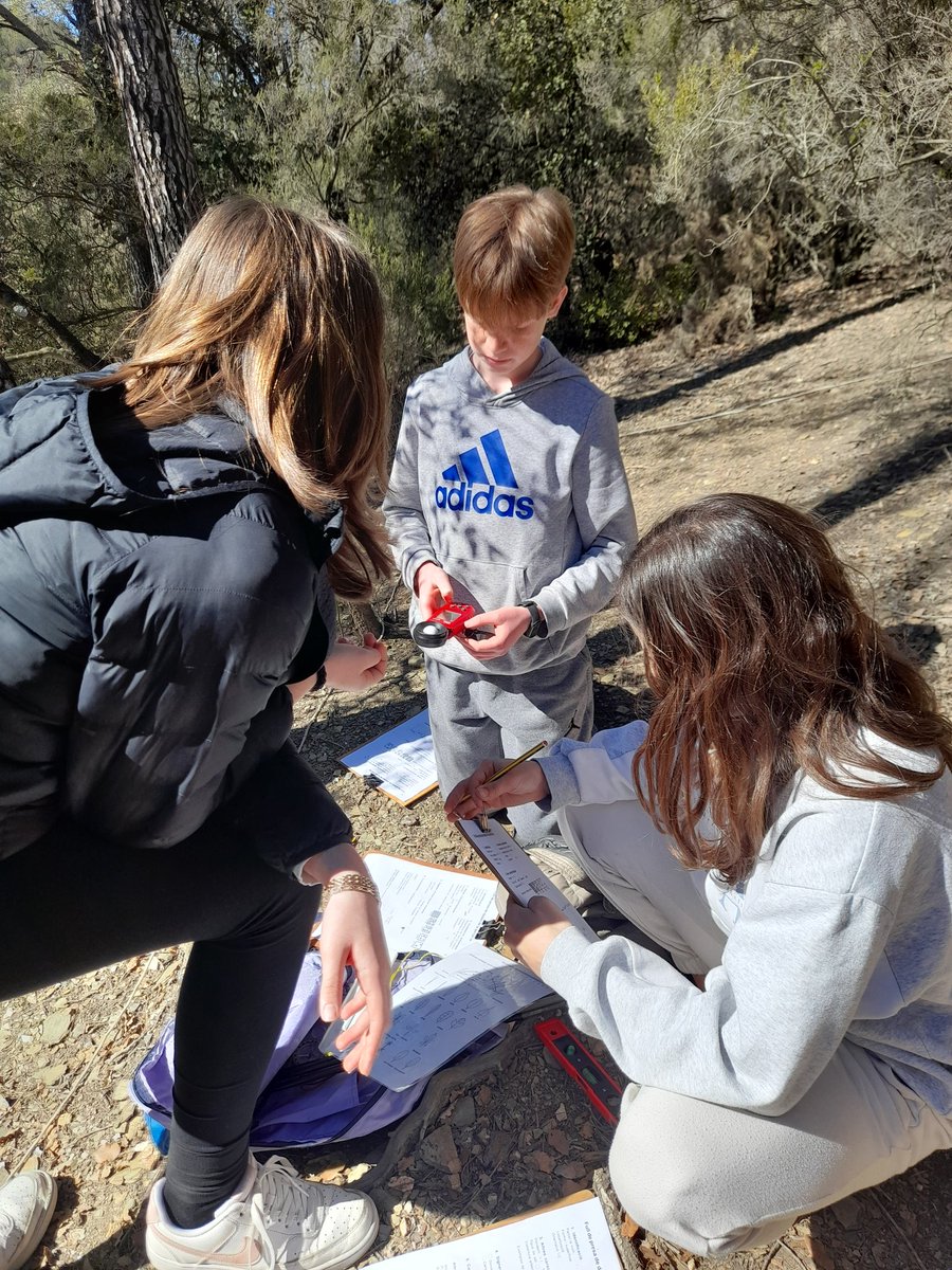 Escola Santa Anna tweet media